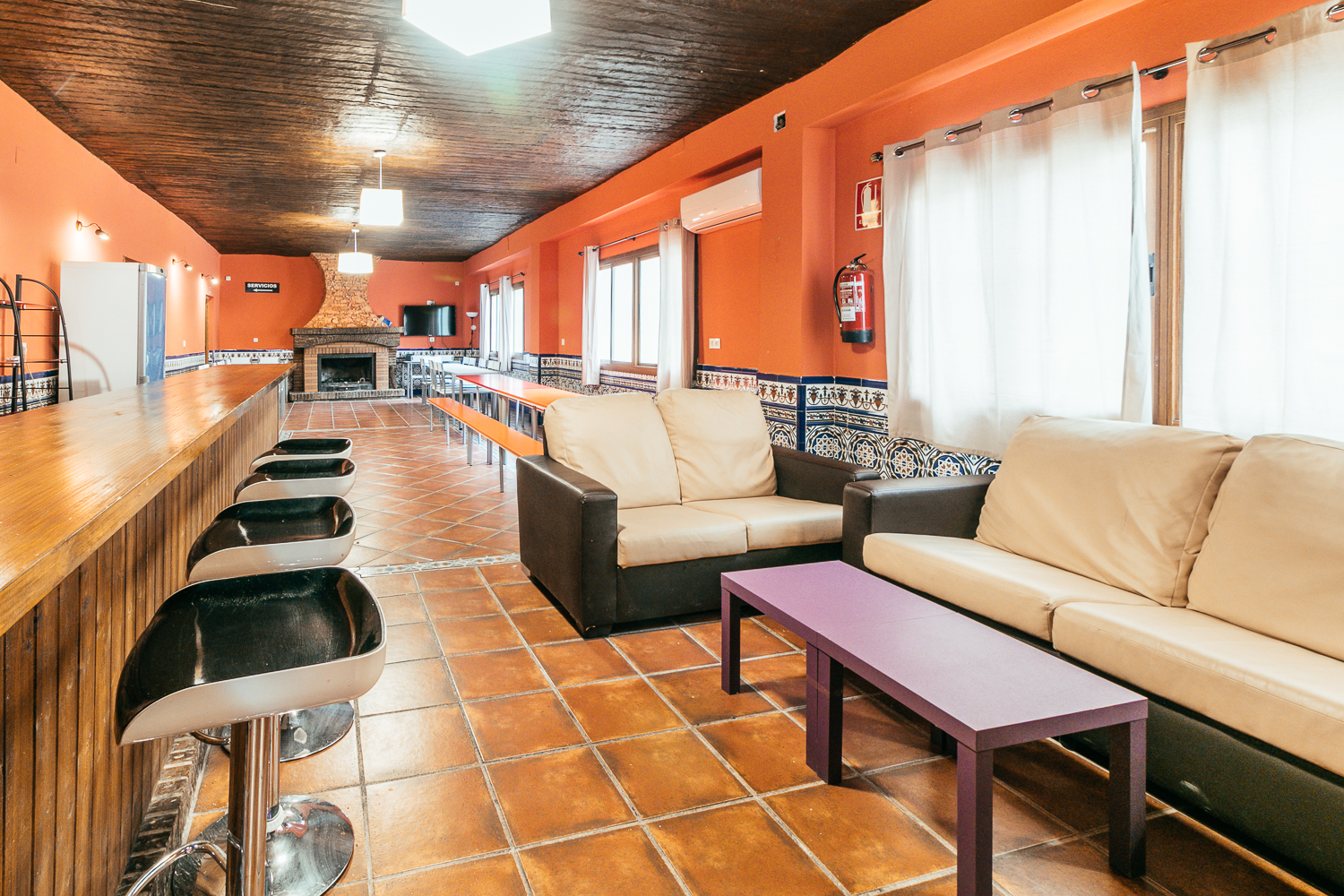 Sala en Alhendín - Zona 2 (HORARIO DE TARDE DE VIERNES A DOMINGO, FESTIVOS Y VÍSPERAS)