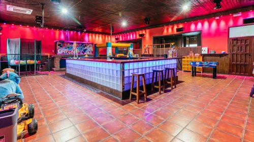 Sala en Alhendín - Zona 1 (HORARIO DE TARDE DE VIERNES A DOMINGO, FESTIVOS Y VÍSPERAS)